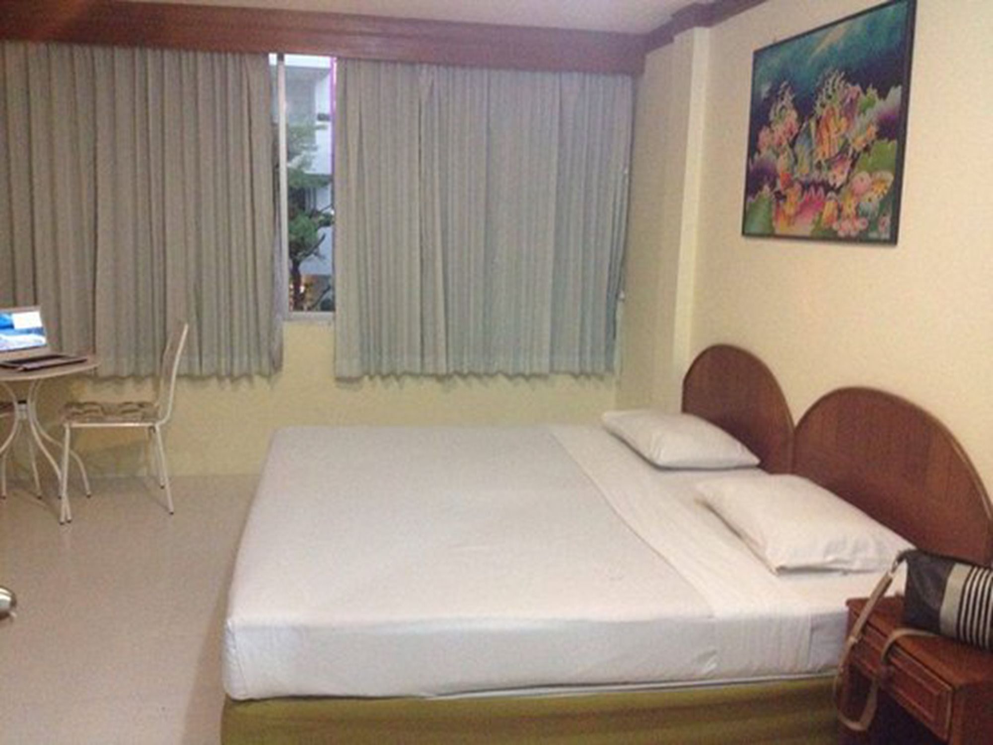 Oyo 320 Regent 2002 Guest House Phuket Bagian luar foto